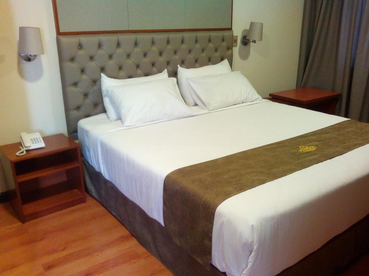 Hotel Candamo リマ エクステリア 写真