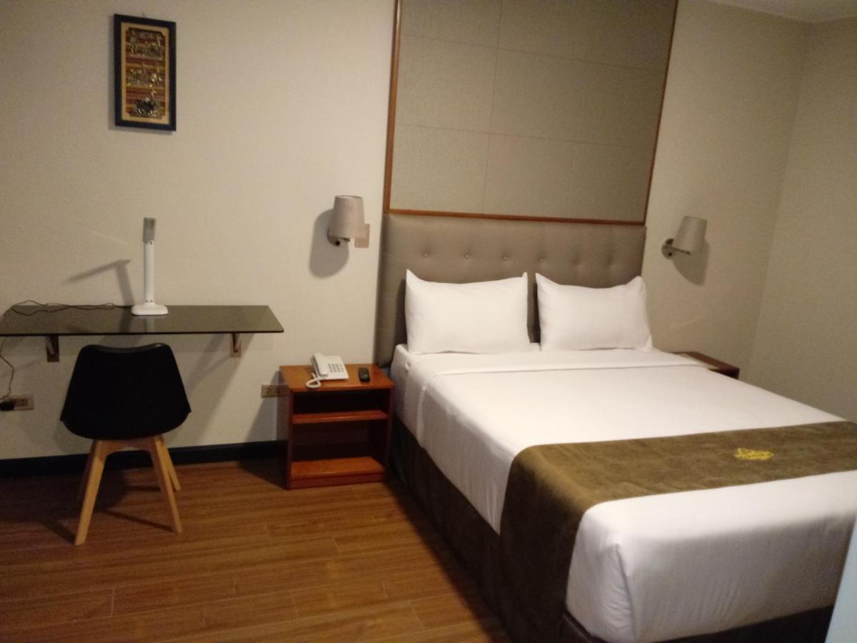 Hotel Candamo リマ エクステリア 写真