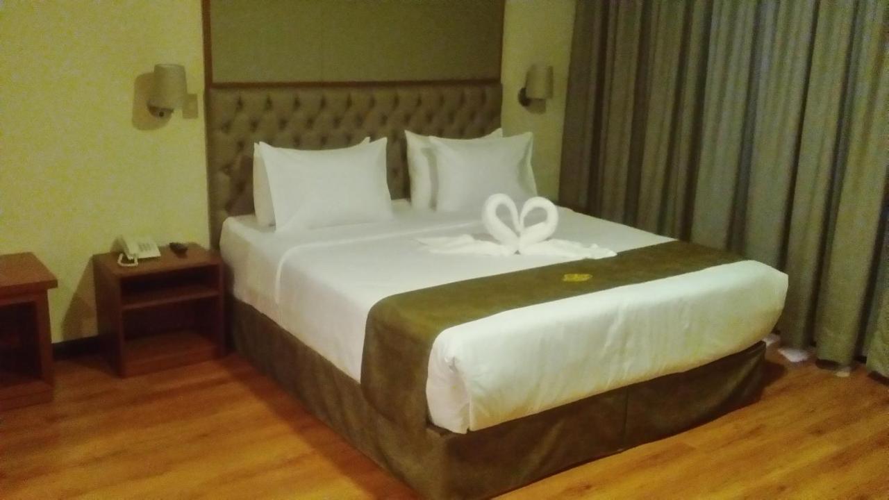Hotel Candamo リマ エクステリア 写真